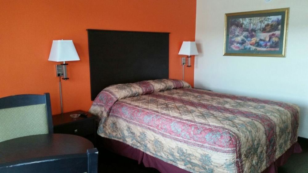 American Inn Anniston Eksteriør billede