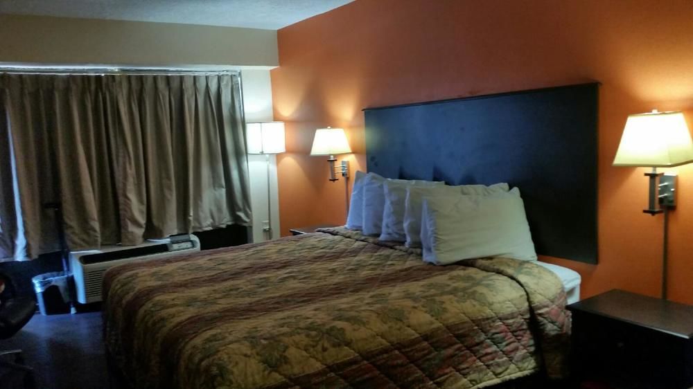 American Inn Anniston Eksteriør billede